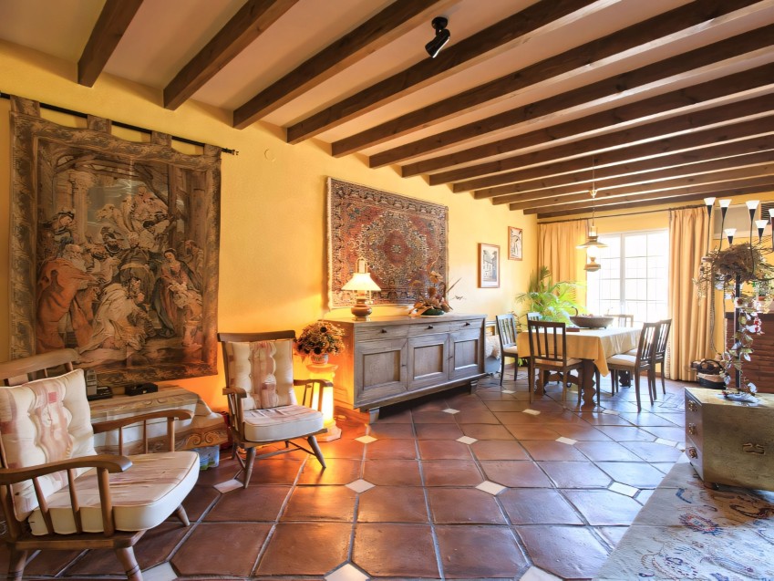 Rymligt radhus med 3 sovrum till salu i Benahavís by